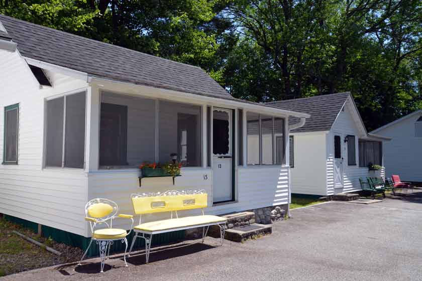 Mount Coolidge Motel Cabin