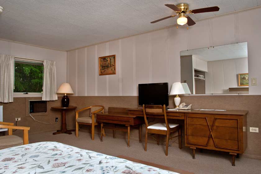 Mount Coolidge Motel Full Deluxe Room