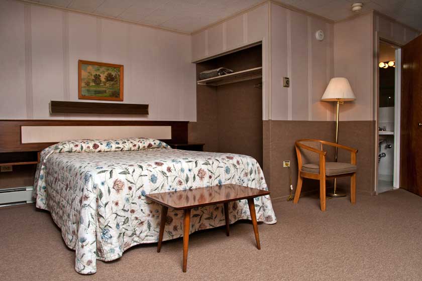 Mount Coolidge Motel Full Deluxe Room