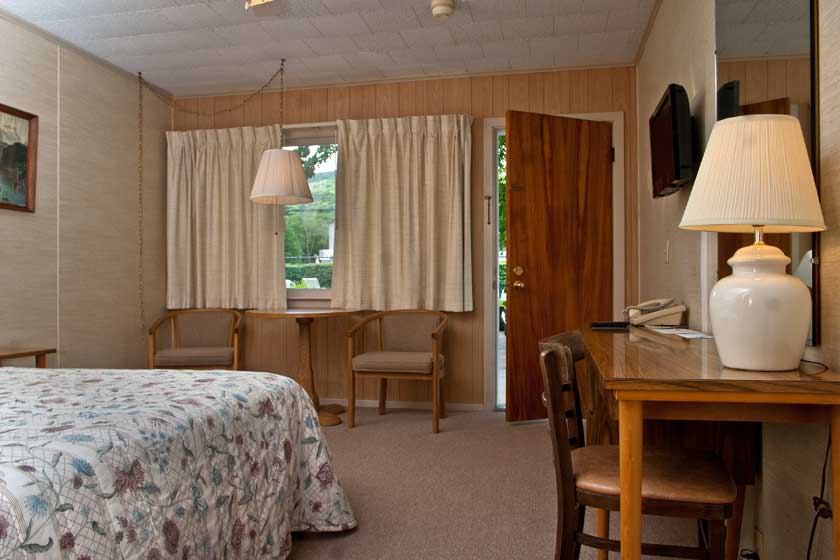 Mount Coolidge Motel Full Deluxe Room