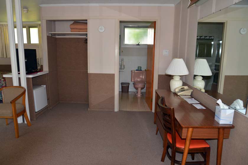 Mount Coolidge Motel Full Deluxe Room